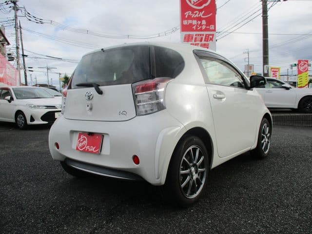 Car thumbnail 3