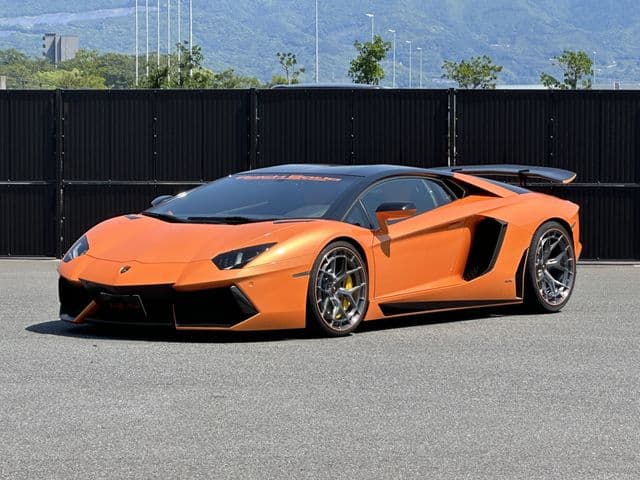 LAMBORGHINI