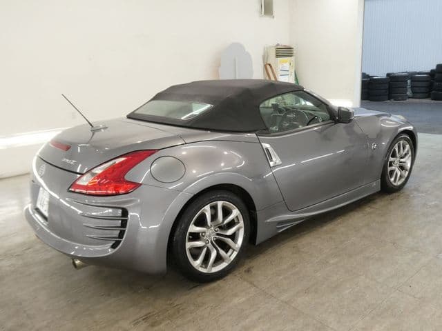 Car thumbnail 4