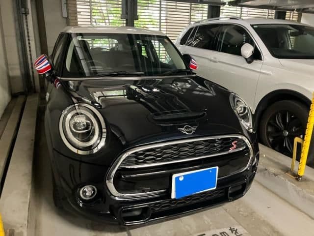 Car image 1