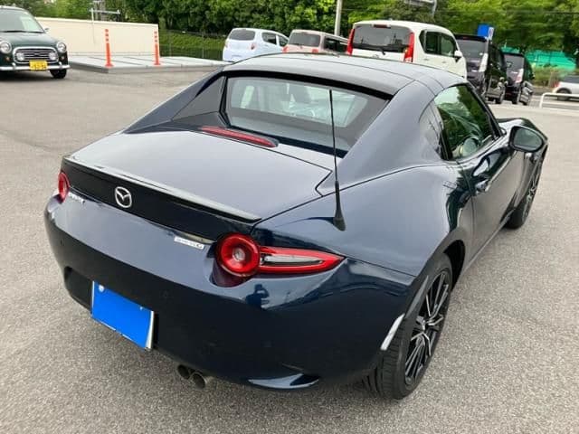 Car thumbnail 3