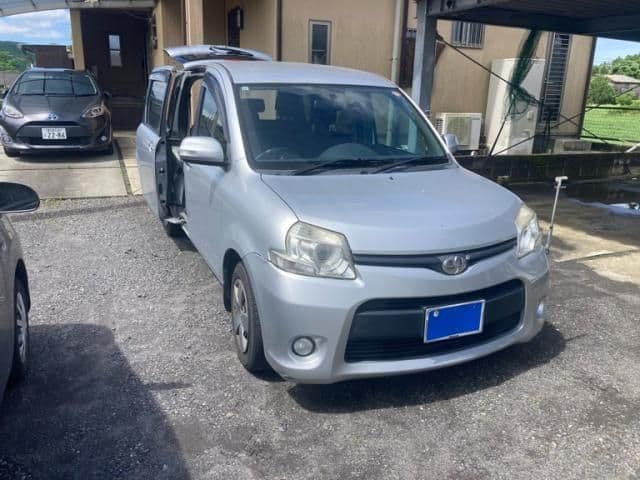 Car thumbnail 3