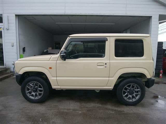 Car thumbnail 3
