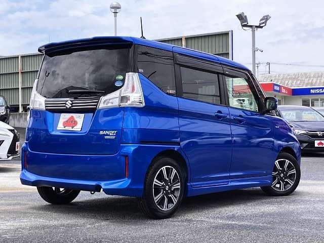 Car thumbnail 3