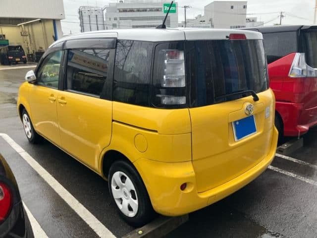 Car thumbnail 4