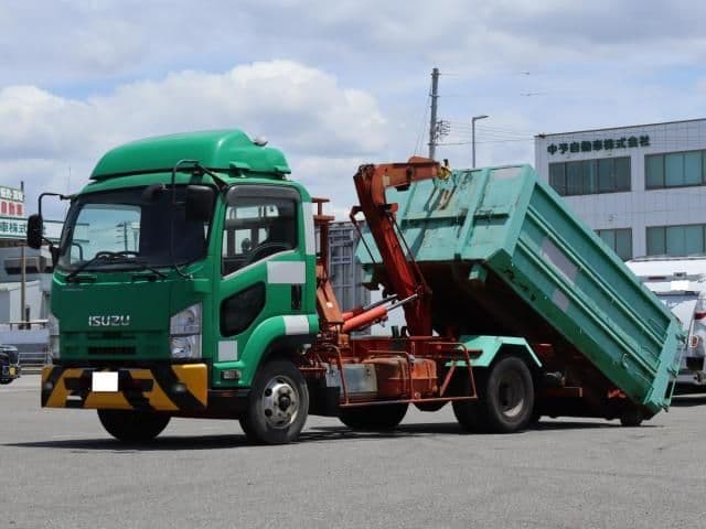 ISUZU