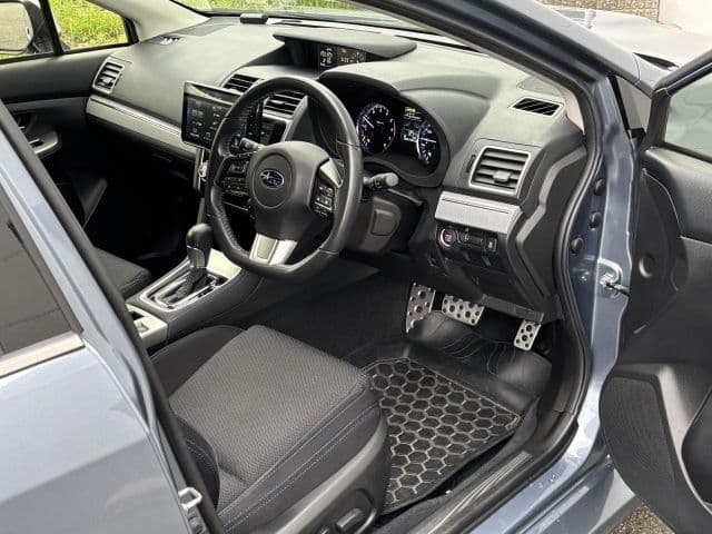 Car thumbnail 4
