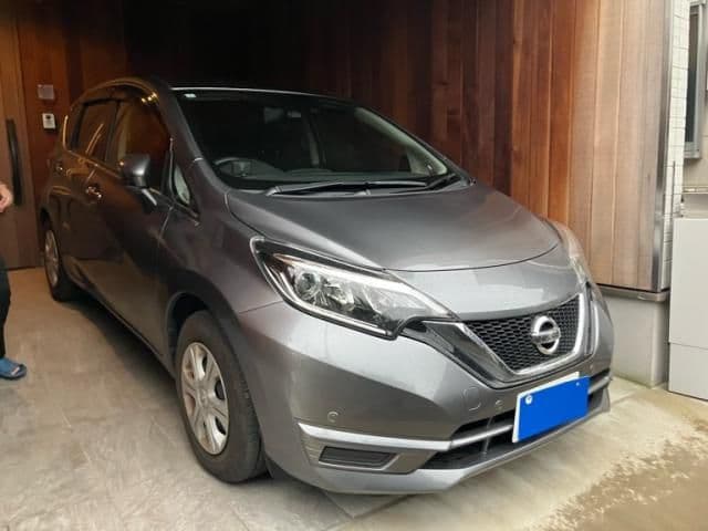 Car image 1