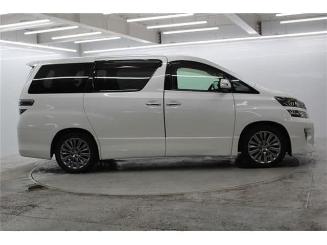 Car thumbnail 4