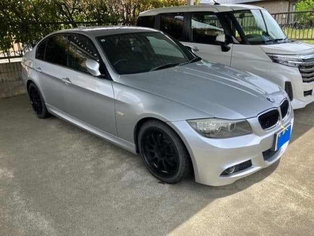 Car thumbnail 3