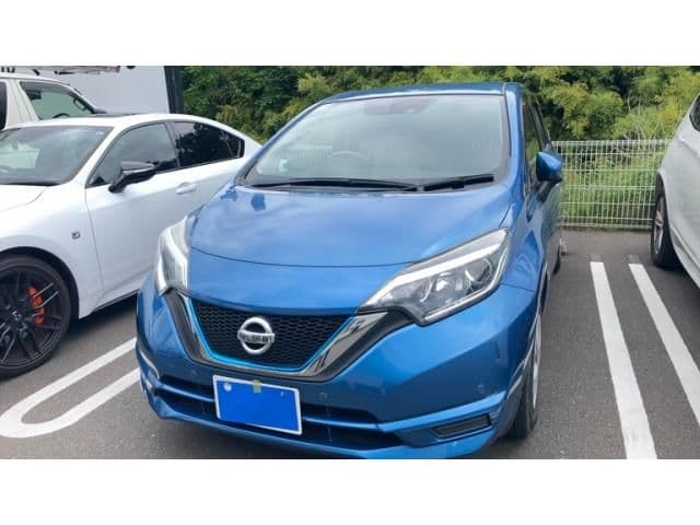 Car thumbnail 3