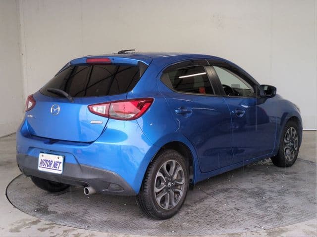 Car thumbnail 2