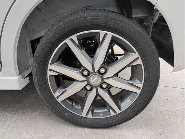 Car thumbnail 4