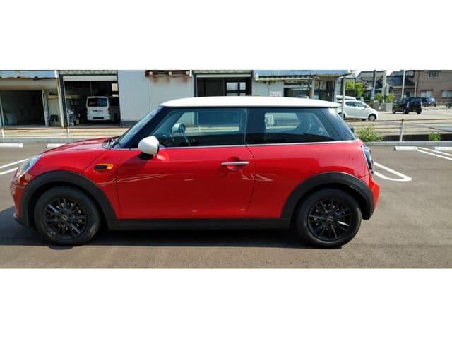 Car thumbnail 3