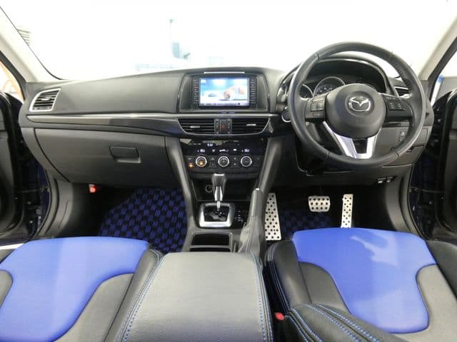 Car thumbnail 3