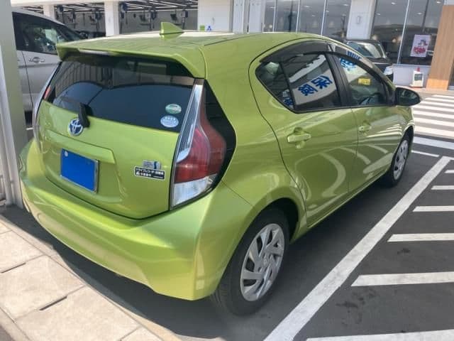 Car thumbnail 3