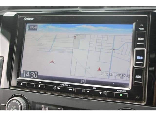 Car thumbnail 4