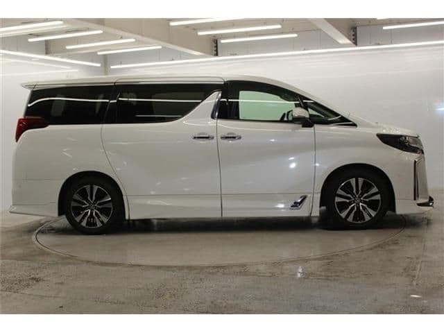 Car thumbnail 4