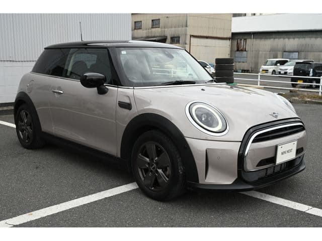 Car thumbnail 3