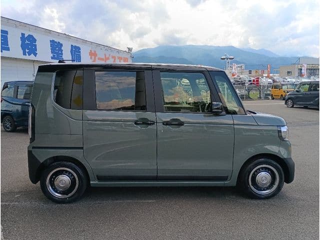 Car thumbnail 4
