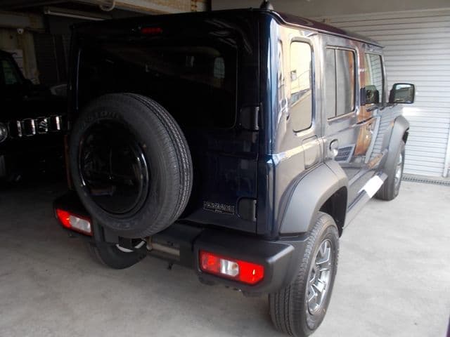 Car thumbnail 3