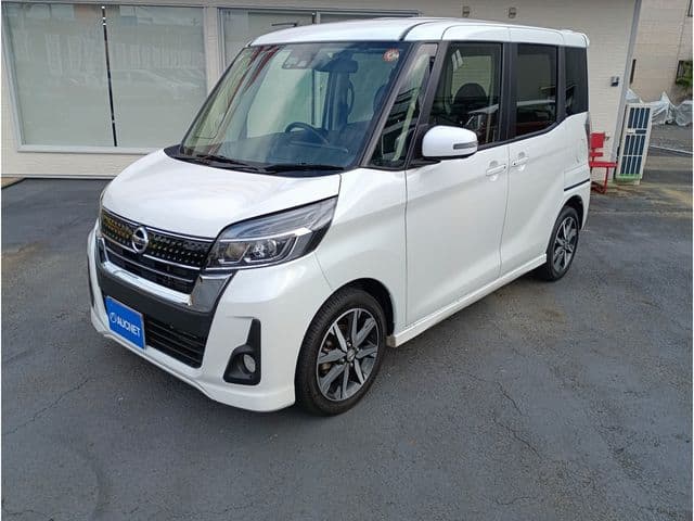 NISSAN