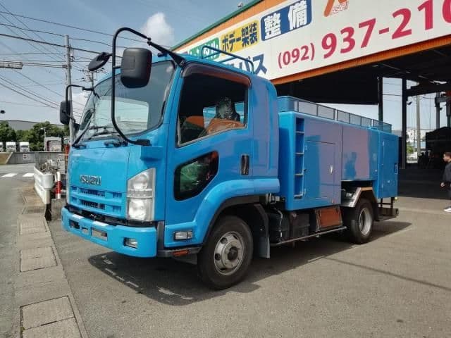ISUZU