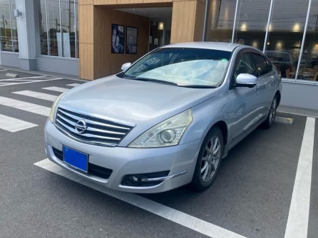 NISSAN
