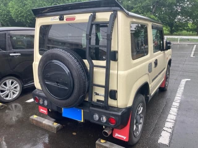 Car thumbnail 4