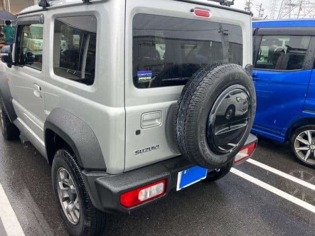 Car thumbnail 4