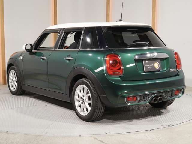 Car thumbnail 2