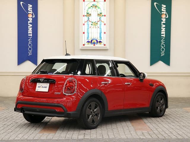 Car thumbnail 3