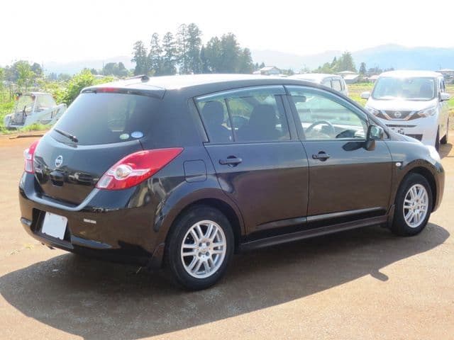 Car thumbnail 3