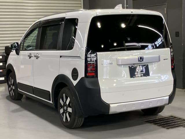 Car thumbnail 3