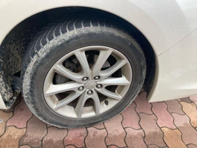Car thumbnail 3