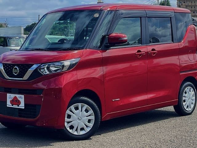 NISSAN