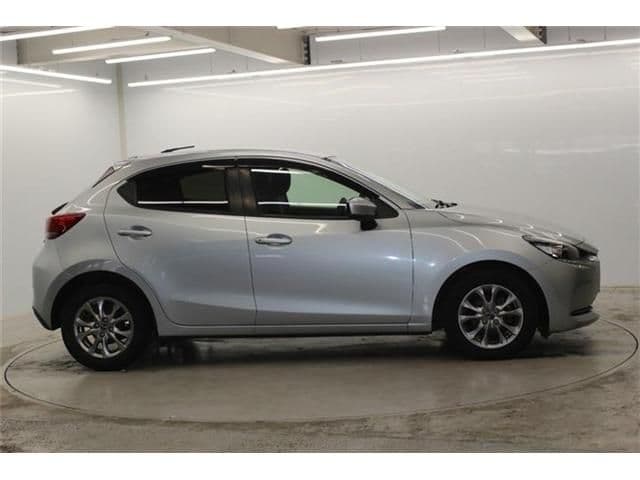 Car thumbnail 4
