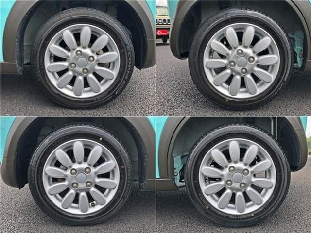 Car thumbnail 4