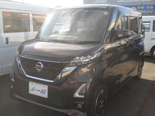 NISSAN
