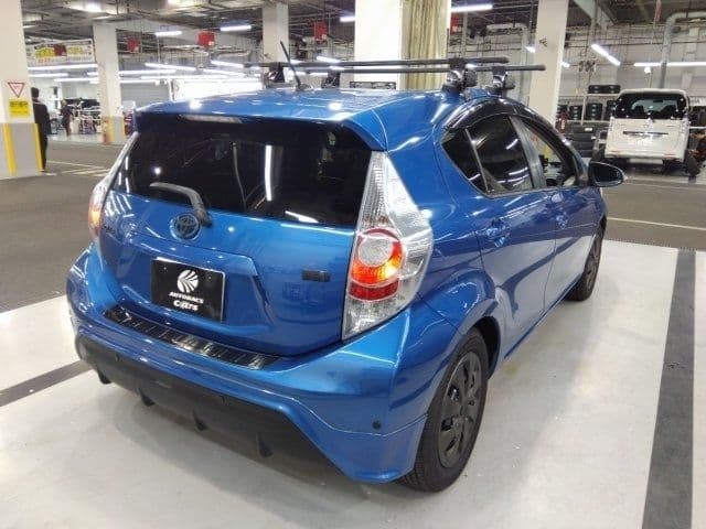 Car thumbnail 3