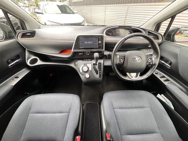 Car thumbnail 2