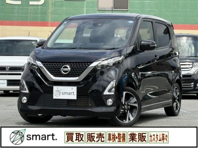 NISSAN