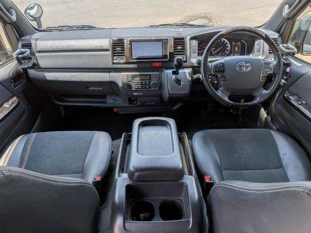 Car thumbnail 3