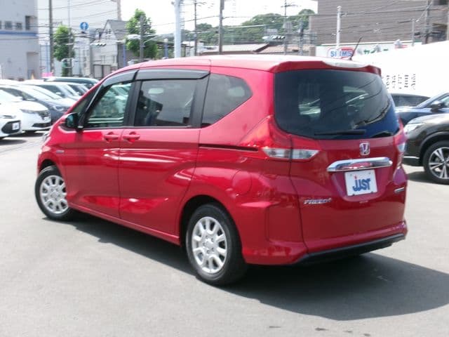 Car thumbnail 4