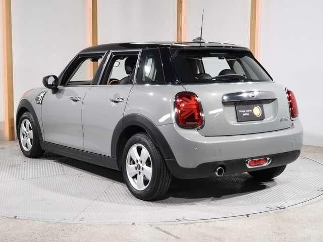 Car thumbnail 2