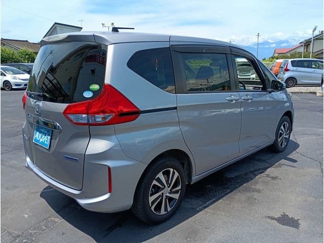 Car thumbnail 4