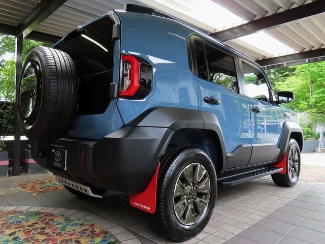 Car thumbnail 2