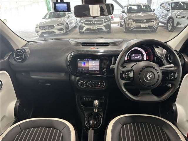 Car thumbnail 4
