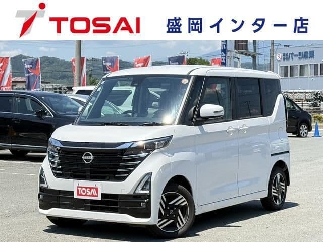 NISSAN