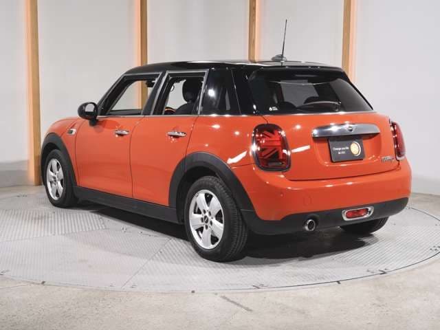 Car thumbnail 2